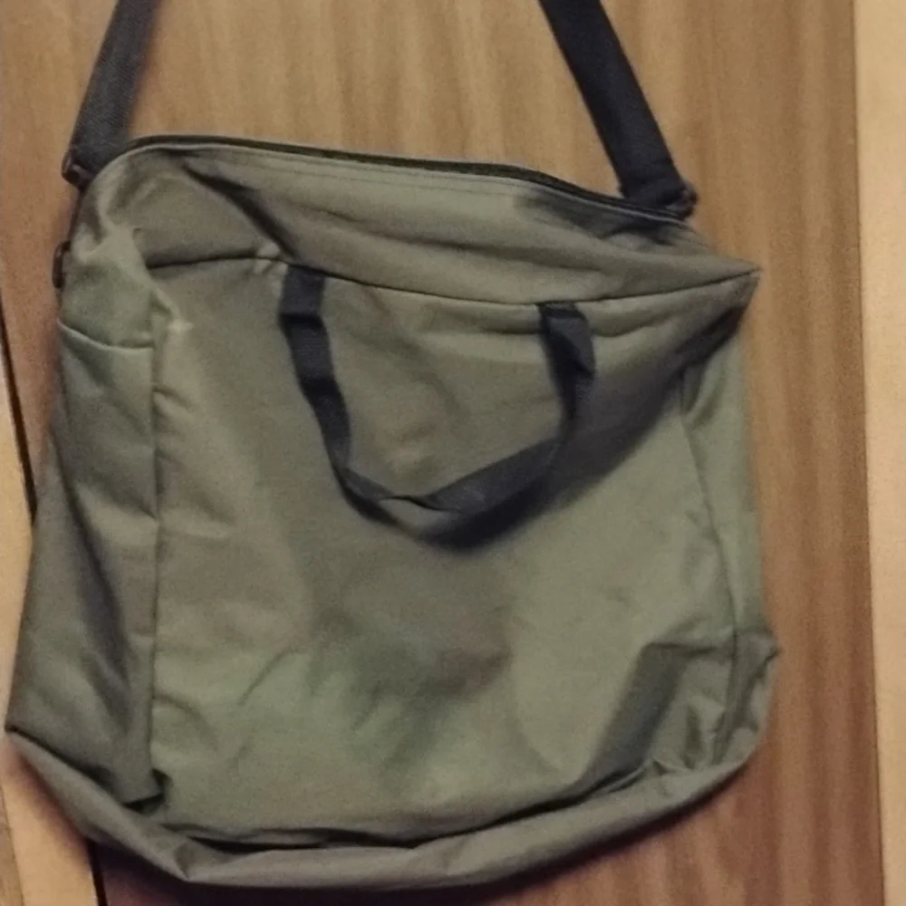 Hunter Green Breathable Storage Bag
